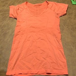 Lululemon T Shirt